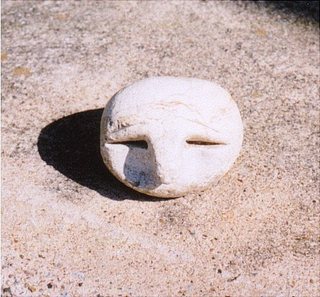 AN OWL HEAD OCCURRENCE IN GRAYSON CREEK